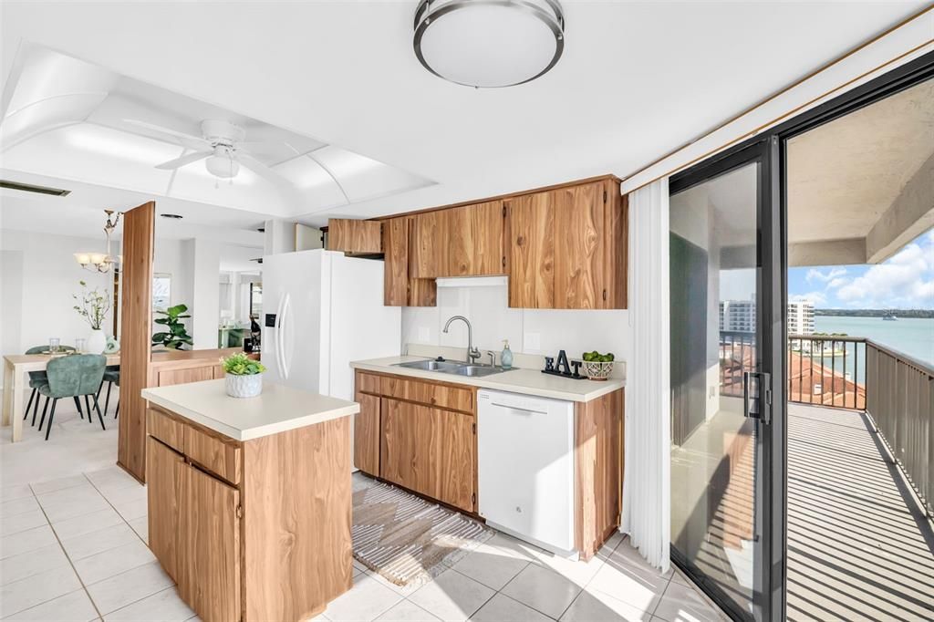 For Sale: $615,000 (2 beds, 2 baths, 1530 Square Feet)