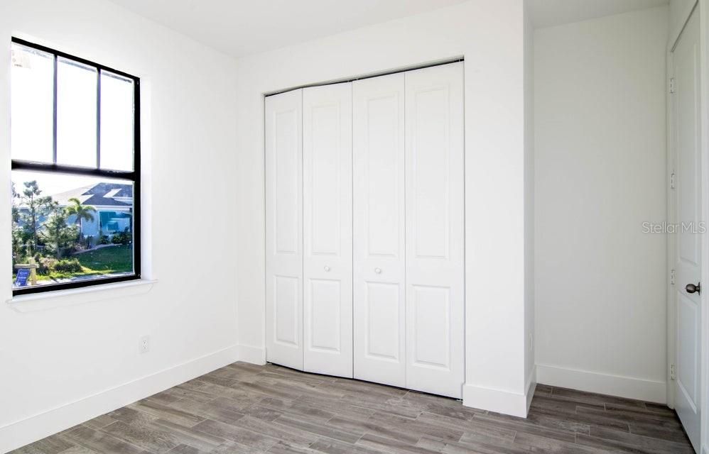 For Rent: $2,500 (4 beds, 2 baths, 1803 Square Feet)