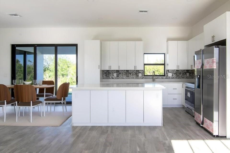 For Rent: $2,500 (4 beds, 2 baths, 1803 Square Feet)