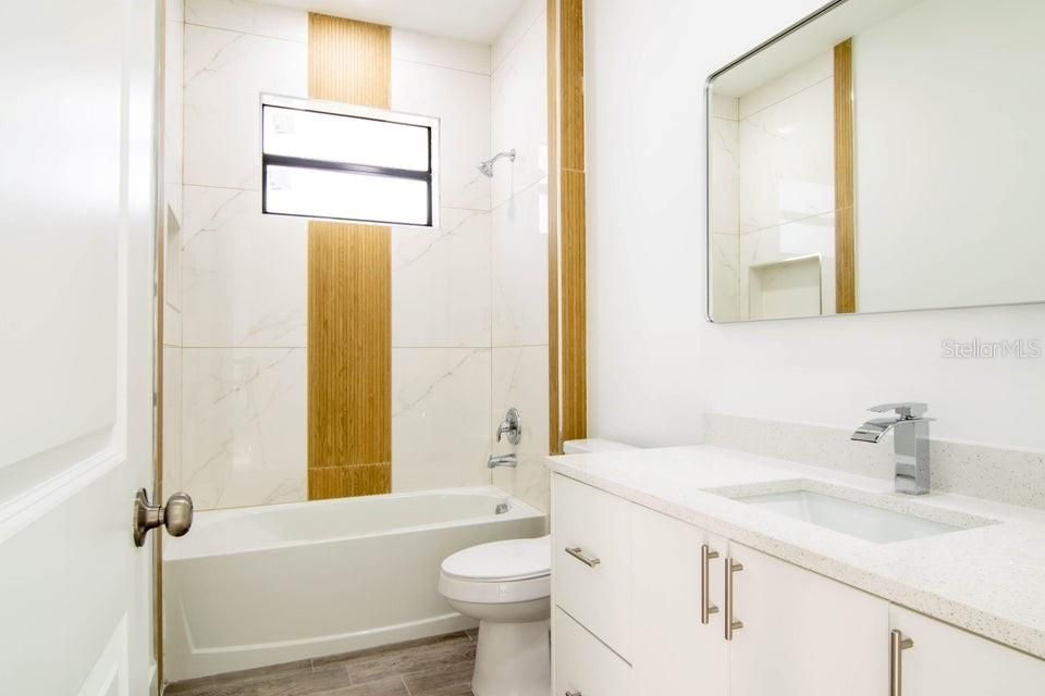 For Rent: $2,500 (4 beds, 2 baths, 1803 Square Feet)