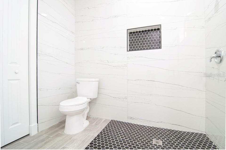 For Rent: $2,500 (4 beds, 2 baths, 1803 Square Feet)