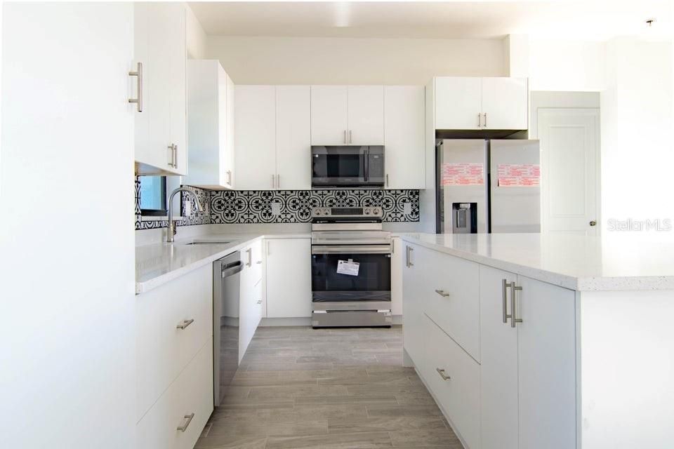 For Rent: $2,500 (4 beds, 2 baths, 1803 Square Feet)