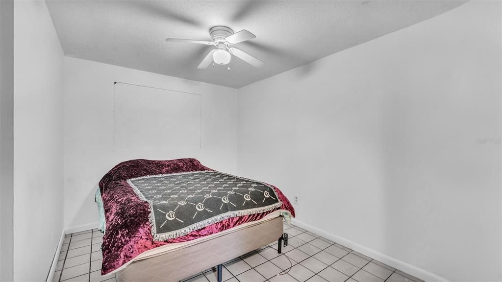 For Sale: $275,000 (6 beds, 2 baths, 2173 Square Feet)