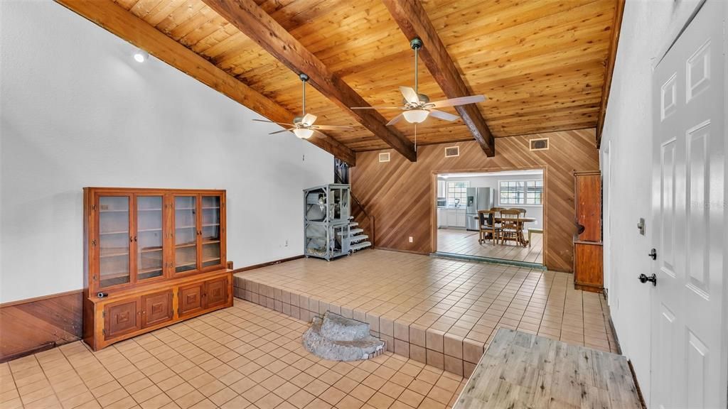 For Sale: $275,000 (6 beds, 2 baths, 2173 Square Feet)