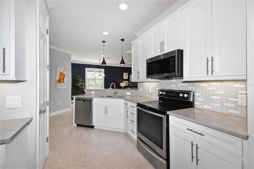 For Sale: $439,900 (2 beds, 2 baths, 1611 Square Feet)