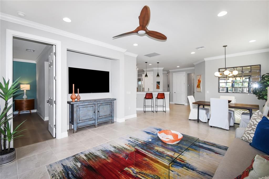 For Sale: $439,900 (2 beds, 2 baths, 1611 Square Feet)