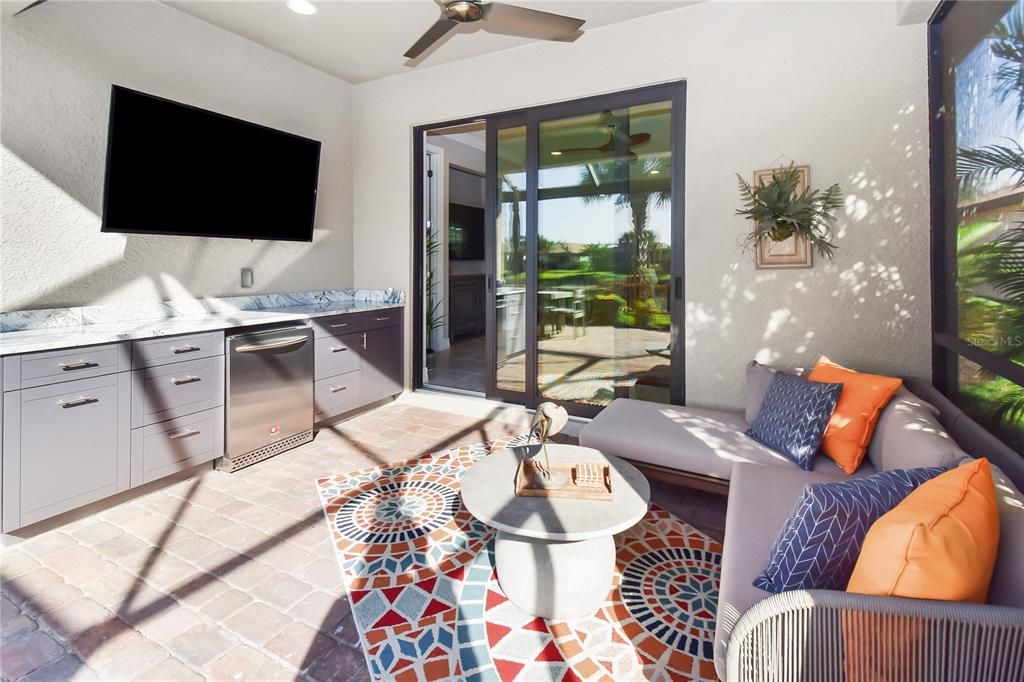 For Sale: $439,900 (2 beds, 2 baths, 1611 Square Feet)