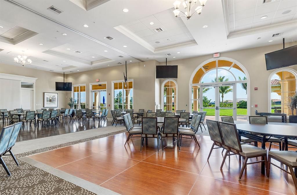 For Sale: $439,900 (2 beds, 2 baths, 1611 Square Feet)