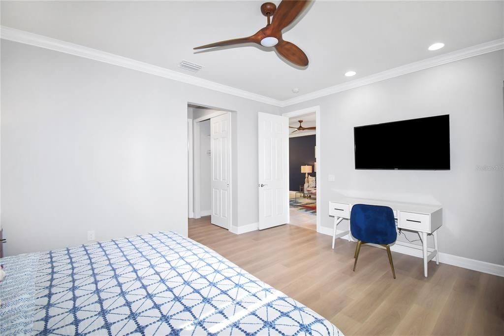 For Sale: $439,900 (2 beds, 2 baths, 1611 Square Feet)