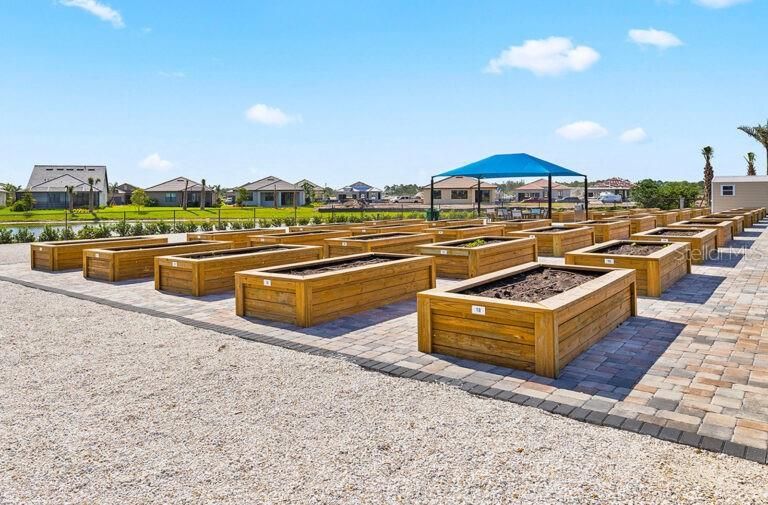 For Sale: $439,900 (2 beds, 2 baths, 1611 Square Feet)