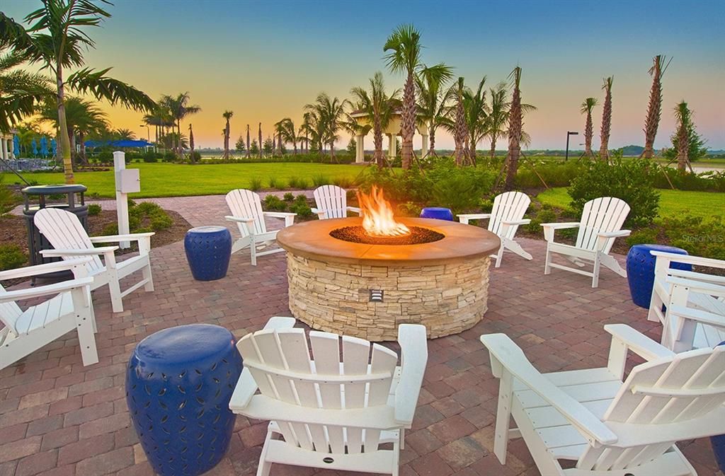 For Sale: $439,900 (2 beds, 2 baths, 1611 Square Feet)