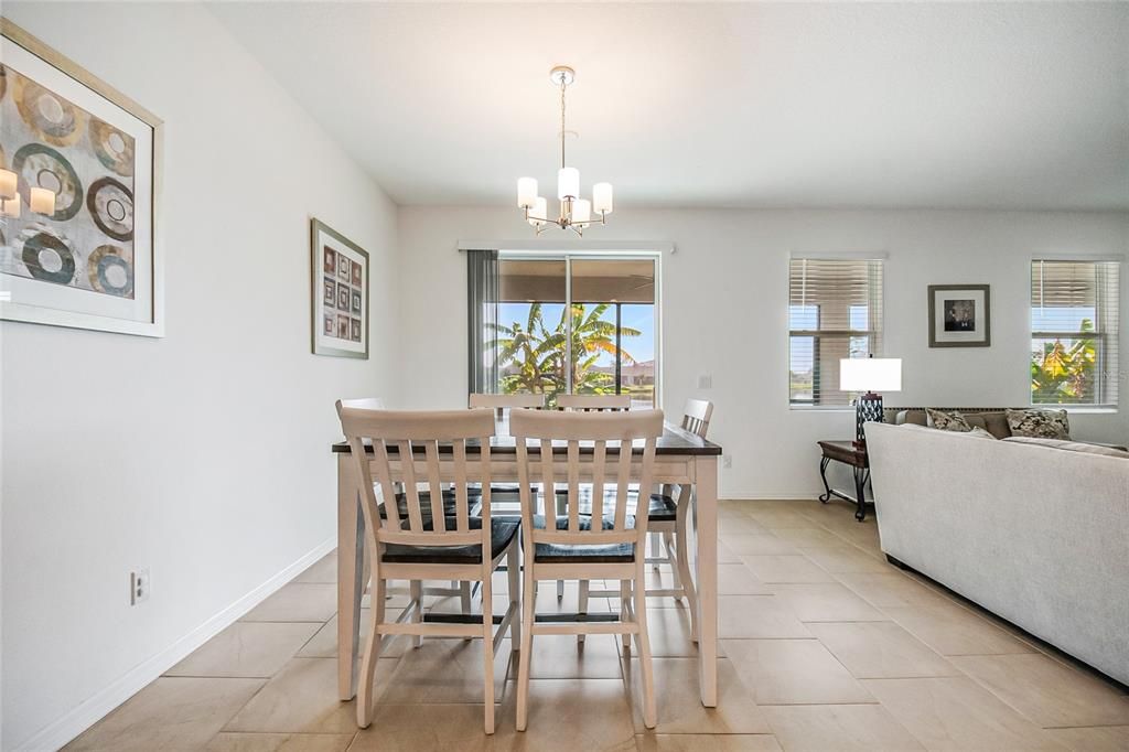 待售: $425,000 (4 贝兹, 2 浴室, 1859 平方英尺)