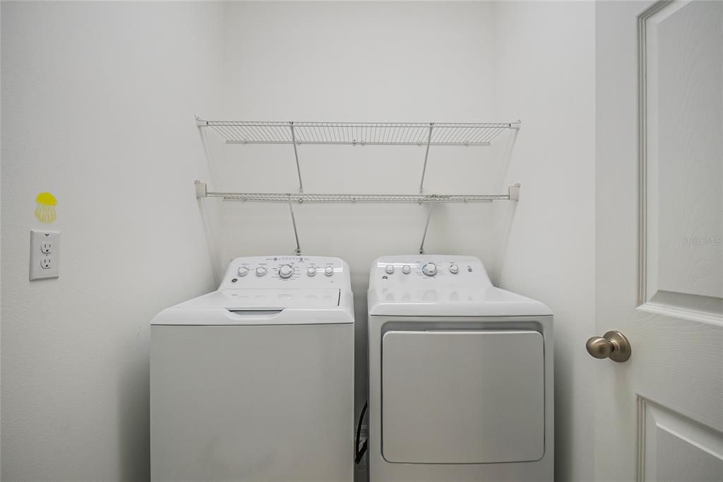 待售: $425,000 (4 贝兹, 2 浴室, 1859 平方英尺)