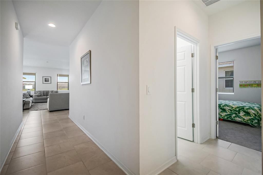 待售: $425,000 (4 贝兹, 2 浴室, 1859 平方英尺)