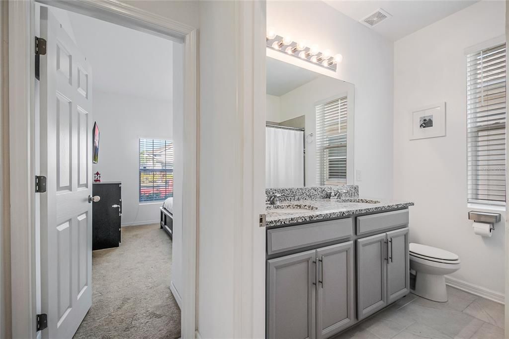 待售: $425,000 (4 贝兹, 2 浴室, 1859 平方英尺)