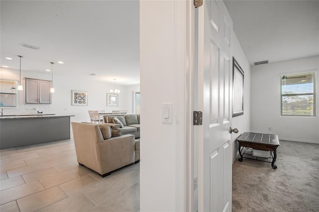 待售: $425,000 (4 贝兹, 2 浴室, 1859 平方英尺)