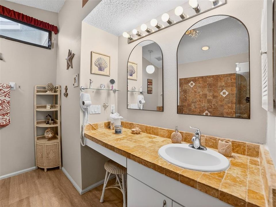 En Venta: $225,000 (2 camas, 2 baños, 1662 Pies cuadrados)