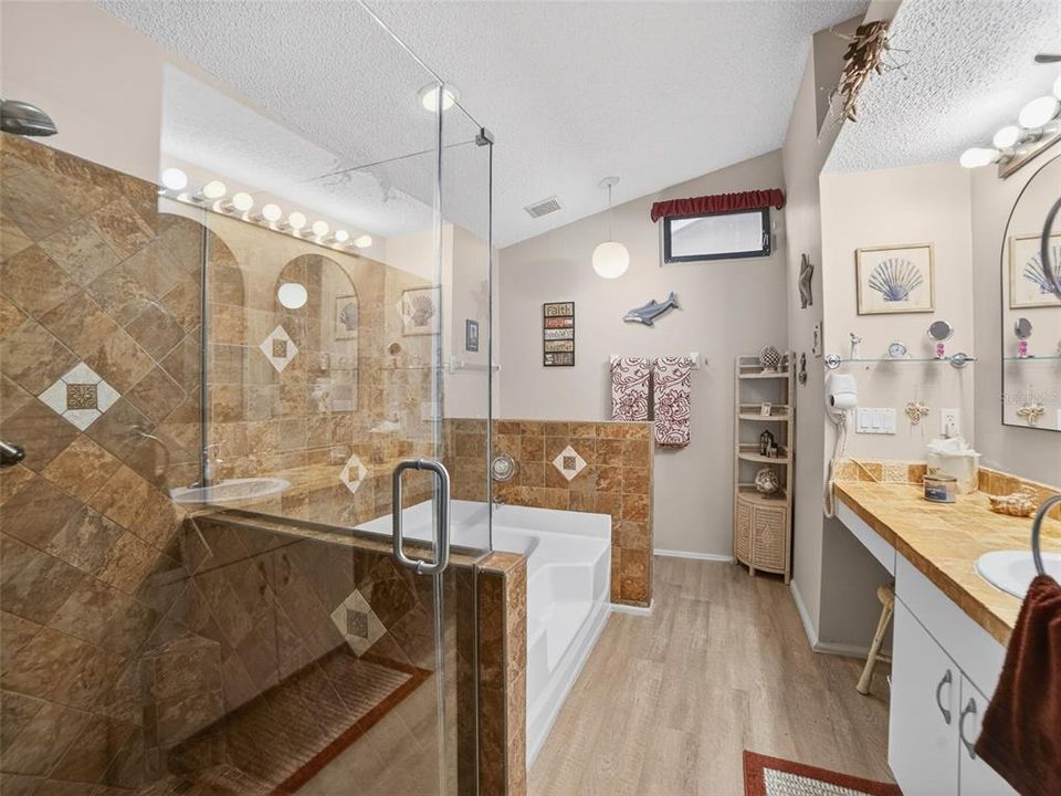 En Venta: $225,000 (2 camas, 2 baños, 1662 Pies cuadrados)