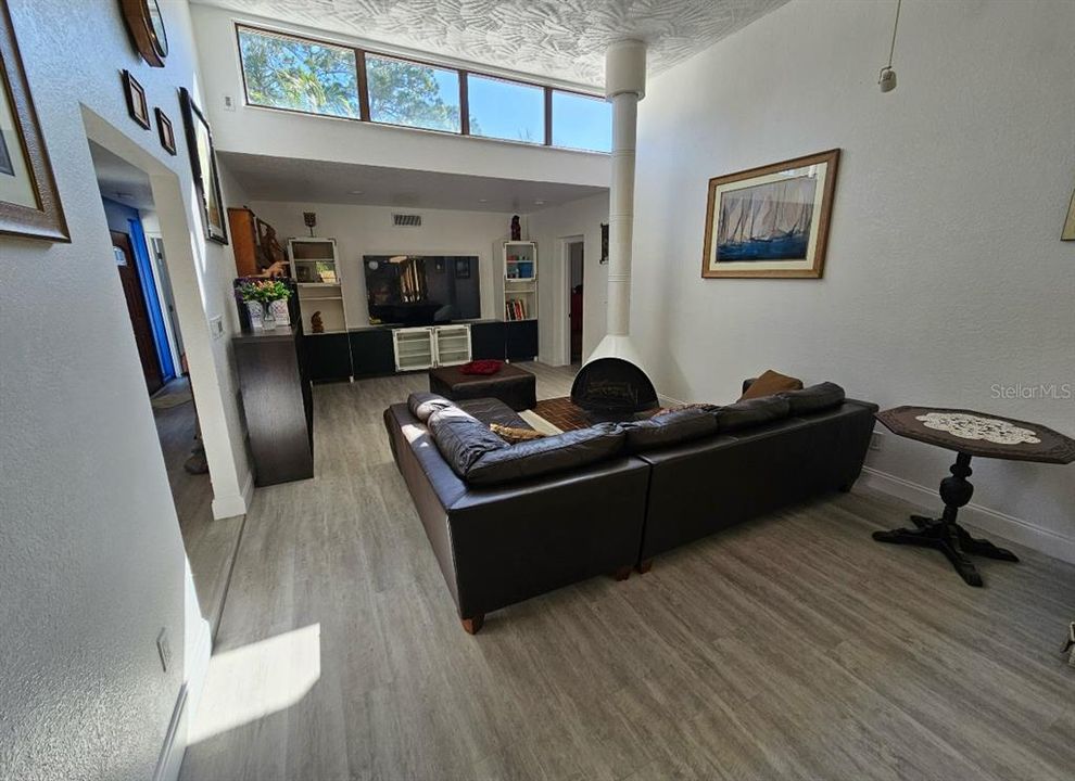 For Sale: $649,000 (5 beds, 4 baths, 2430 Square Feet)