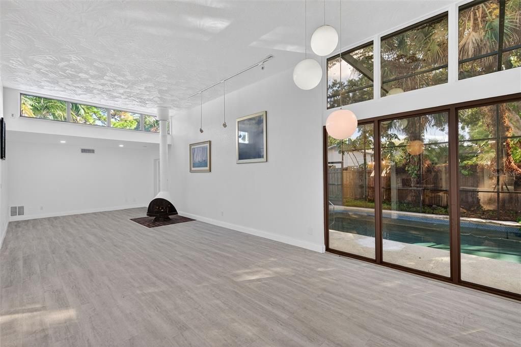 For Sale: $649,000 (5 beds, 4 baths, 2430 Square Feet)