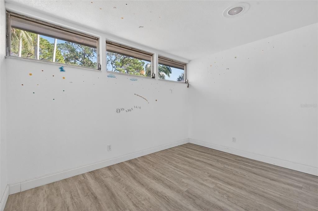 For Sale: $649,000 (5 beds, 4 baths, 2430 Square Feet)