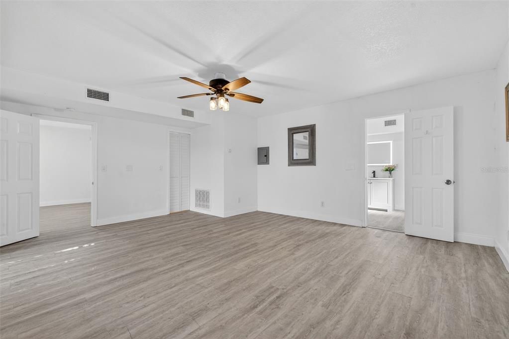 For Sale: $649,000 (5 beds, 4 baths, 2430 Square Feet)