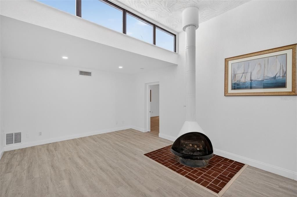 For Sale: $649,000 (5 beds, 4 baths, 2430 Square Feet)