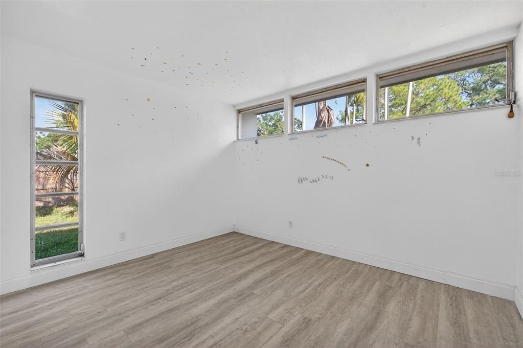 For Sale: $649,000 (5 beds, 4 baths, 2430 Square Feet)