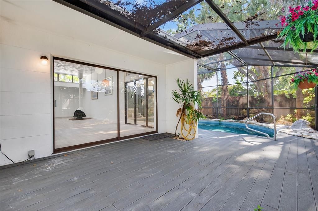 For Sale: $649,000 (5 beds, 4 baths, 2430 Square Feet)