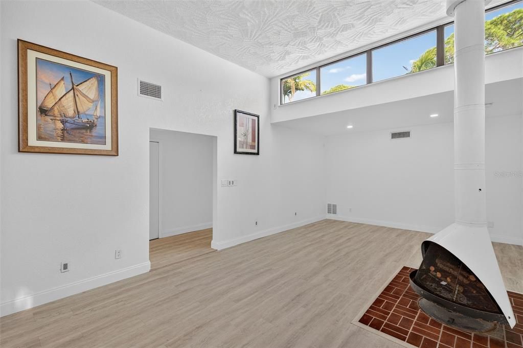 For Sale: $649,000 (5 beds, 4 baths, 2430 Square Feet)