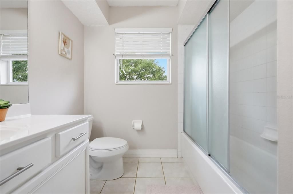 На продажу: $800,000 (6 спален, 3 ванн, 3748 Квадратных фут)