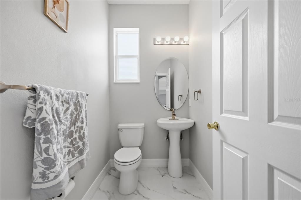 На продажу: $800,000 (6 спален, 3 ванн, 3748 Квадратных фут)