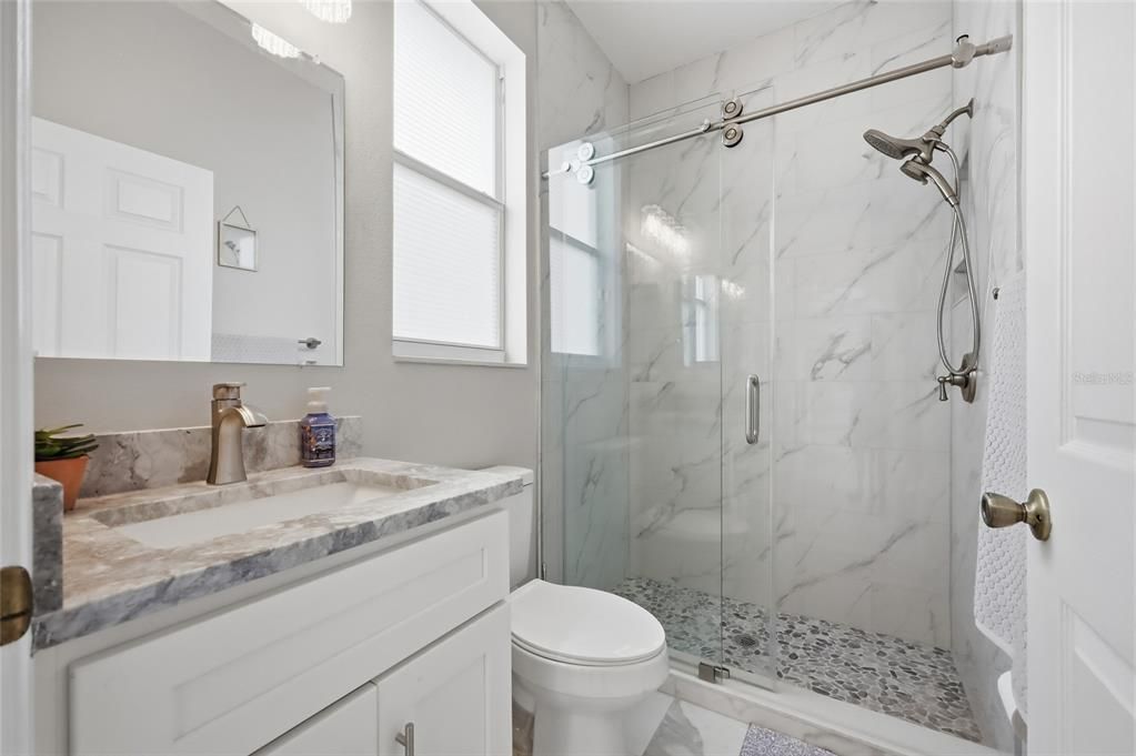 На продажу: $800,000 (6 спален, 3 ванн, 3748 Квадратных фут)