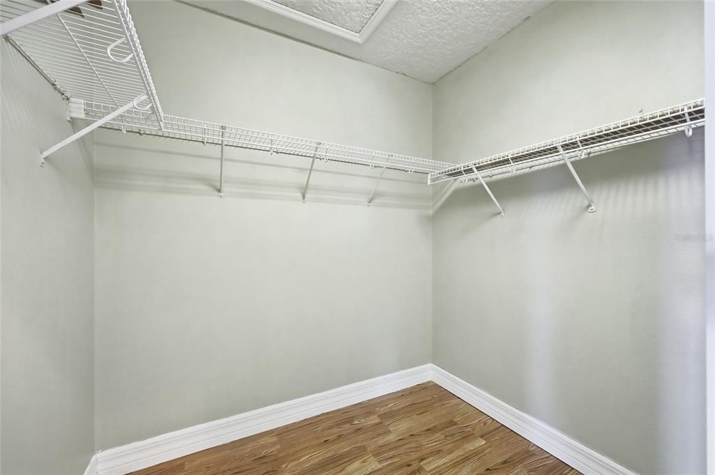 На продажу: $800,000 (6 спален, 3 ванн, 3748 Квадратных фут)