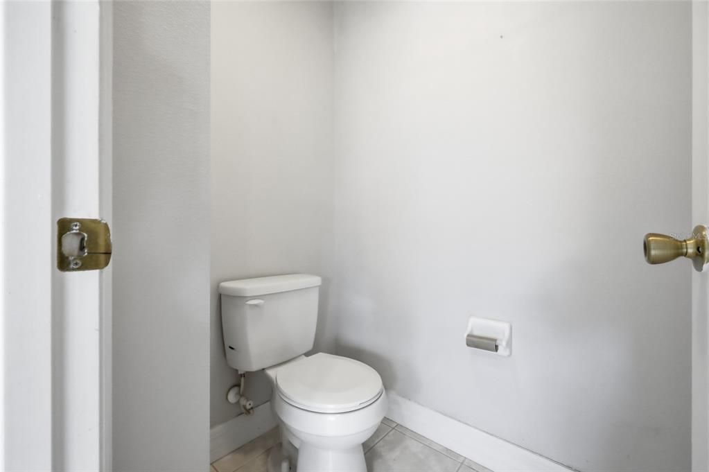 На продажу: $800,000 (6 спален, 3 ванн, 3748 Квадратных фут)