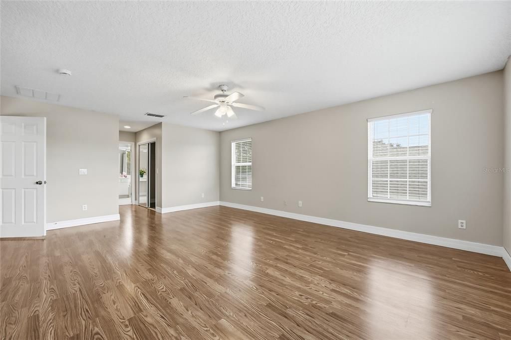 На продажу: $800,000 (6 спален, 3 ванн, 3748 Квадратных фут)