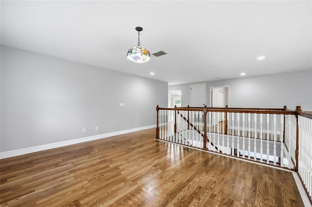 На продажу: $800,000 (6 спален, 3 ванн, 3748 Квадратных фут)