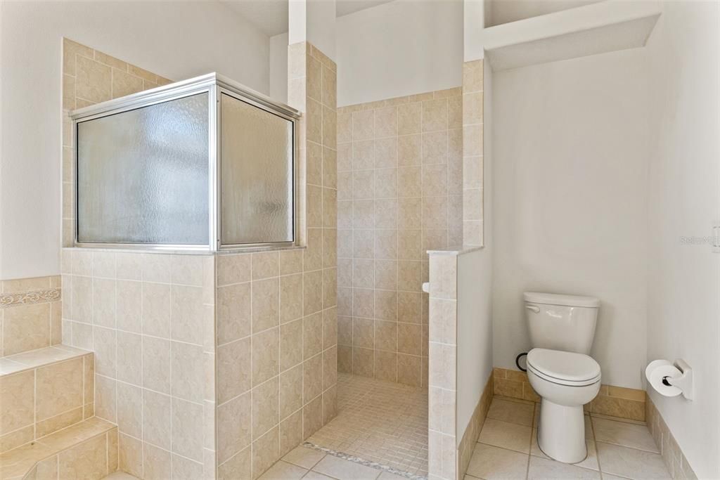 待售: $469,000 (5 贝兹, 3 浴室, 3066 平方英尺)