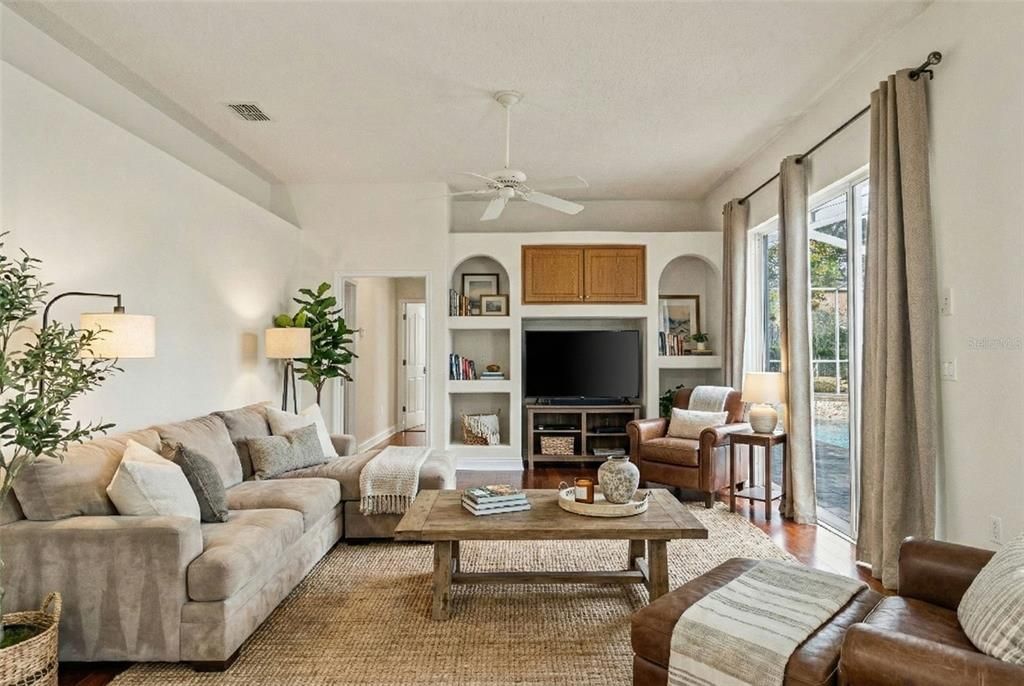 待售: $469,000 (5 贝兹, 3 浴室, 3066 平方英尺)