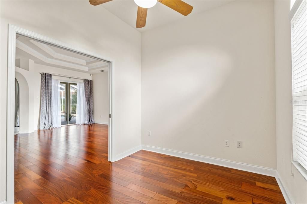 待售: $469,000 (5 贝兹, 3 浴室, 3066 平方英尺)