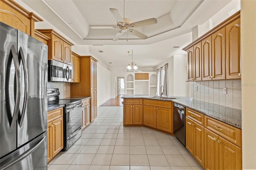 待售: $469,000 (5 贝兹, 3 浴室, 3066 平方英尺)