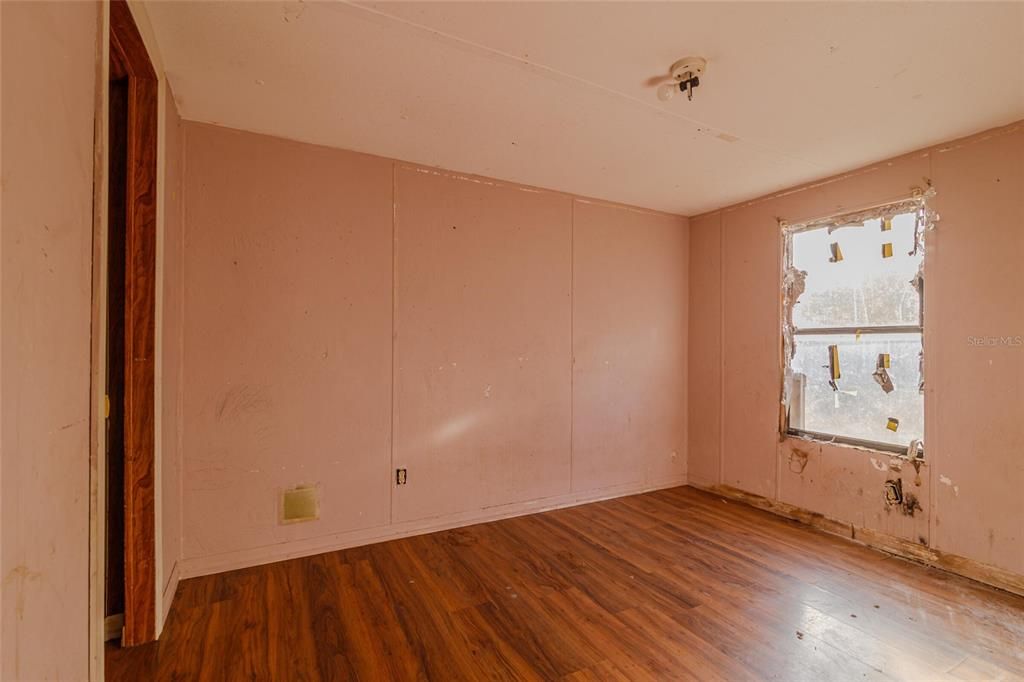 На продажу: $89,000 (3 спален, 2 ванн, 1300 Квадратных фут)