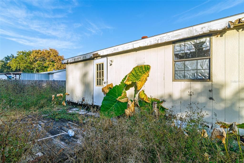 На продажу: $89,000 (3 спален, 2 ванн, 1300 Квадратных фут)