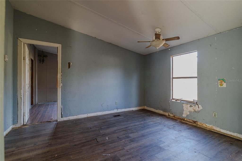 На продажу: $89,000 (3 спален, 2 ванн, 1300 Квадратных фут)