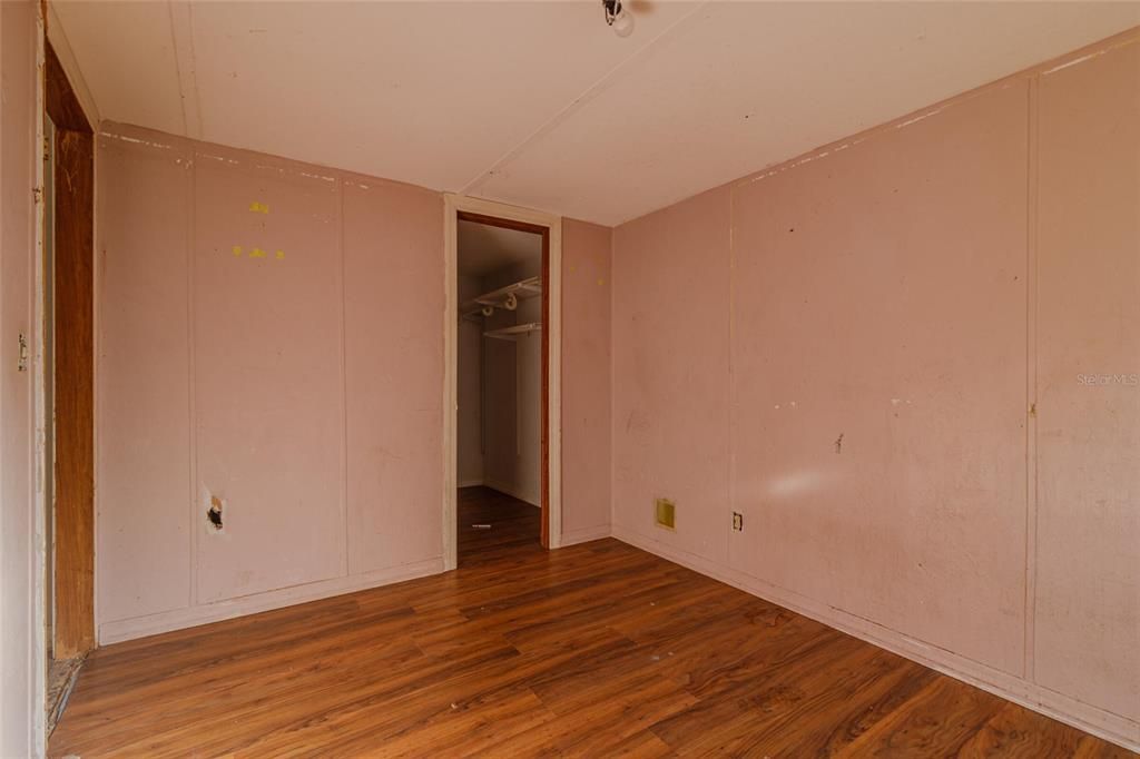 На продажу: $89,000 (3 спален, 2 ванн, 1300 Квадратных фут)