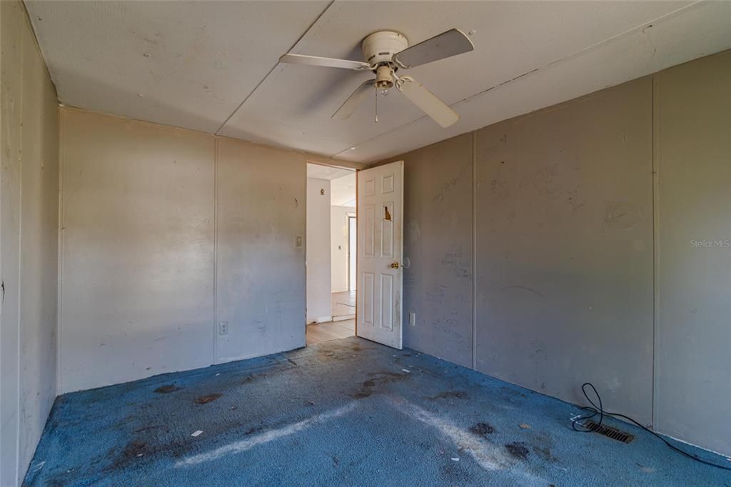 На продажу: $89,000 (3 спален, 2 ванн, 1300 Квадратных фут)