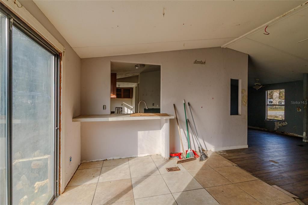 На продажу: $89,000 (3 спален, 2 ванн, 1300 Квадратных фут)