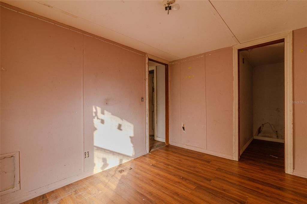 На продажу: $89,000 (3 спален, 2 ванн, 1300 Квадратных фут)