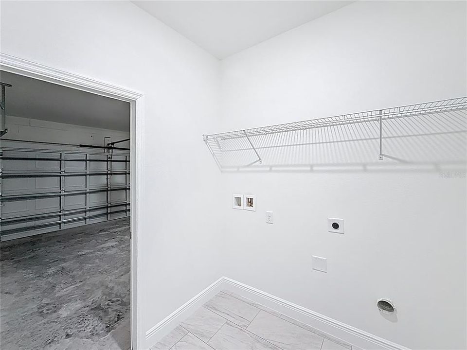 For Sale: $307,000 (4 beds, 3 baths, 1827 Square Feet)