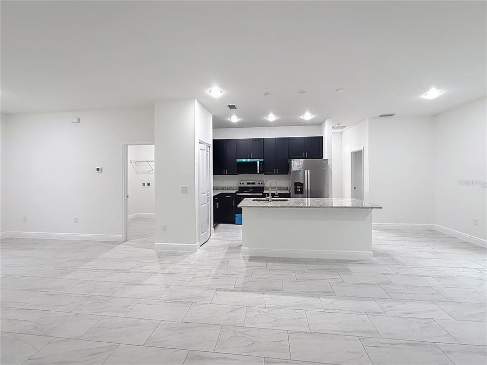 For Sale: $307,000 (4 beds, 3 baths, 1827 Square Feet)